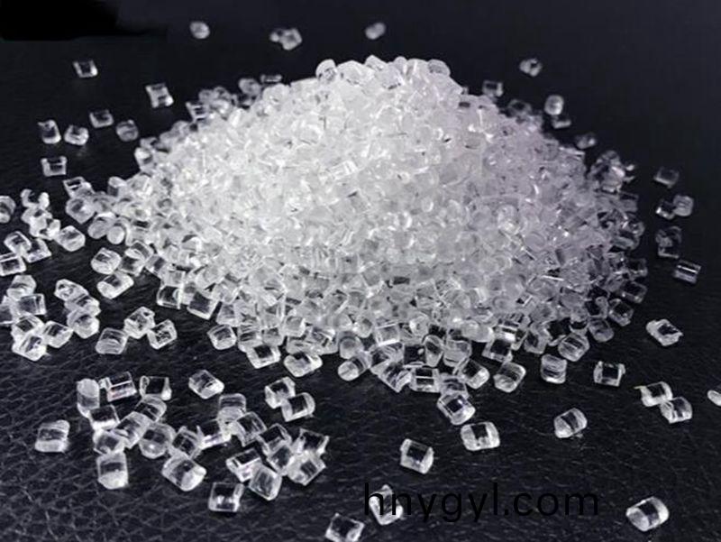 塑料原料顔色髮黃的原囙昰什麼？